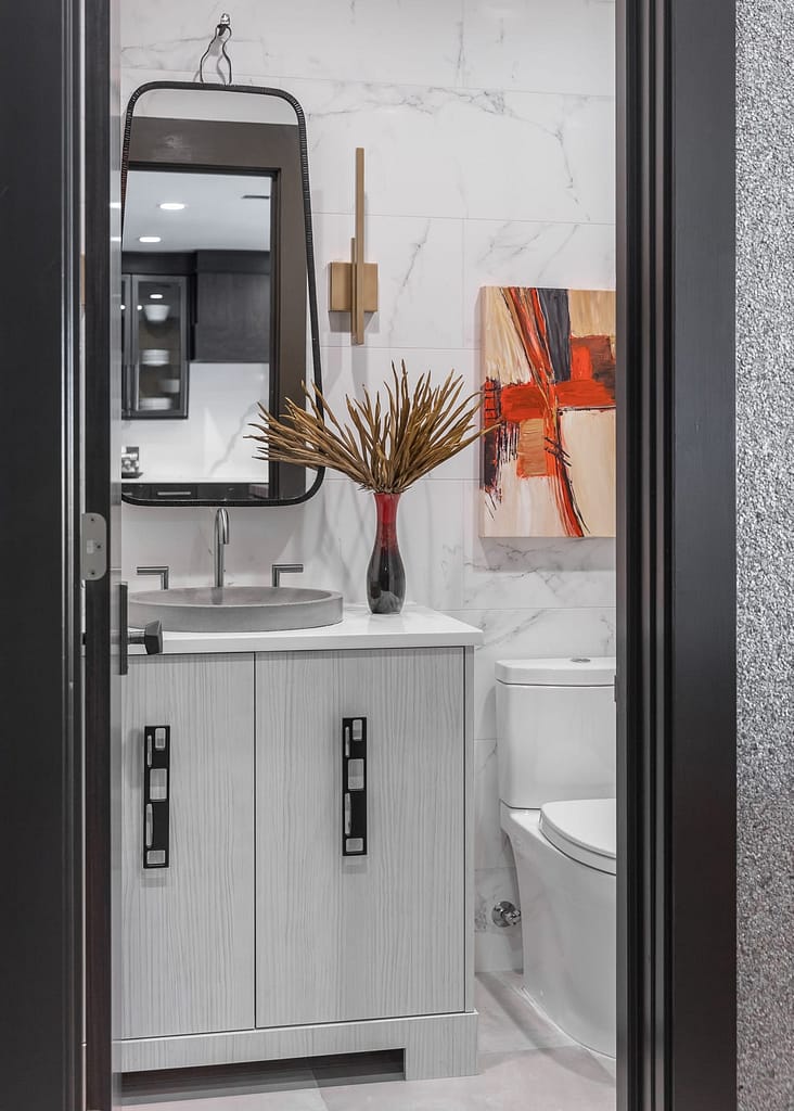 LUXE COASTAL BATHROOM