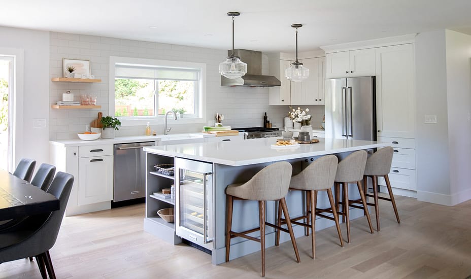 Kitchen-Barcelona-Flat-in-Arctic-and-Smoke-scaled